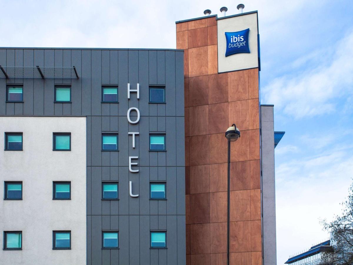 Ibis Budget London Hounslow Exterior photo